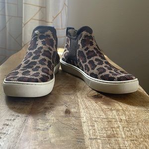 Rothy’s Chelsea boot in leopard print 🐆